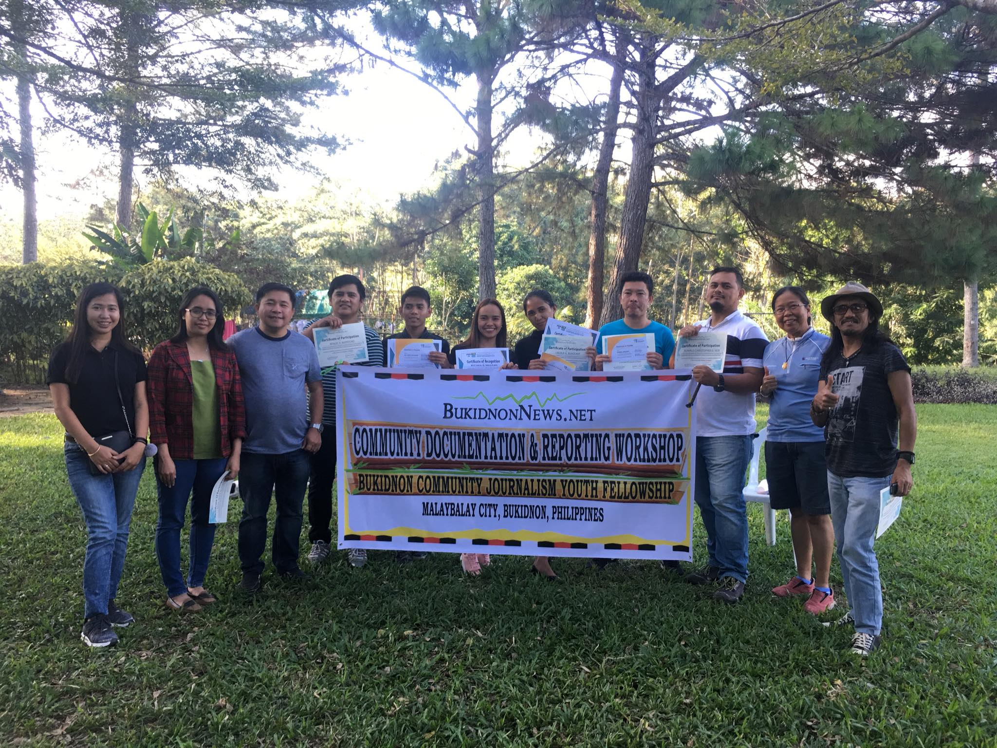 Fellows of the BukidnonNews.Net Community Journalism Youth Fellowship 2019 pose with staff, volunteers and partners during the closing rites in a private school compound in Malaybalay City in January 2020/BukidnonNews.net photo
